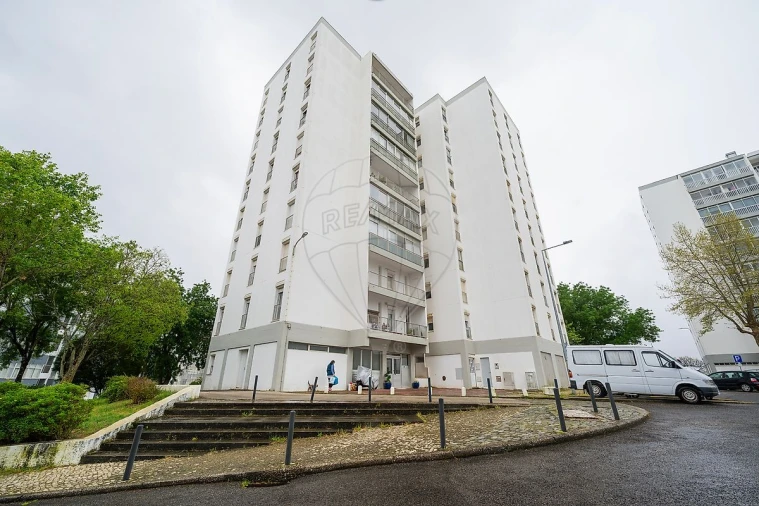 Apartamento T4 para Venda em Agualva e Mira-Sintra Foto 26