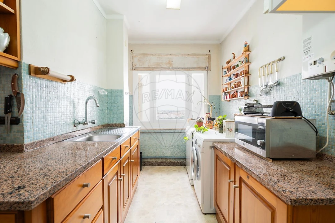 Apartamento T4 para Venda em Agualva e Mira-Sintra Foto 1