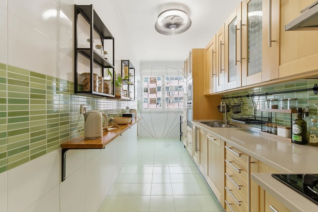 Apartamento T3 para Venda em Almada, Cova da Piedade, Pragal e Cacilhas Foto 15