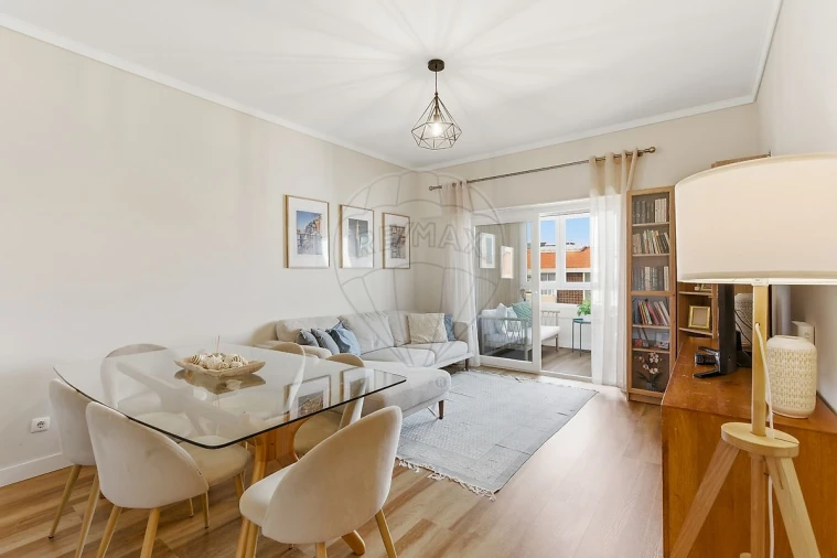 Apartamento T3 para Venda em Almada, Cova da Piedade, Pragal e Cacilhas Foto 3