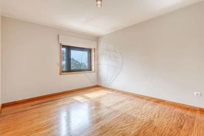 Moradia T3 para Venda em Mafamude e Vilar do Paraíso