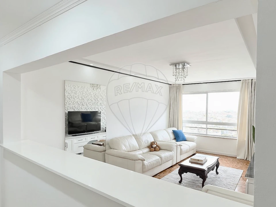 Apartamento T2 para Venda em Algueirão-Mem Martins Foto 9