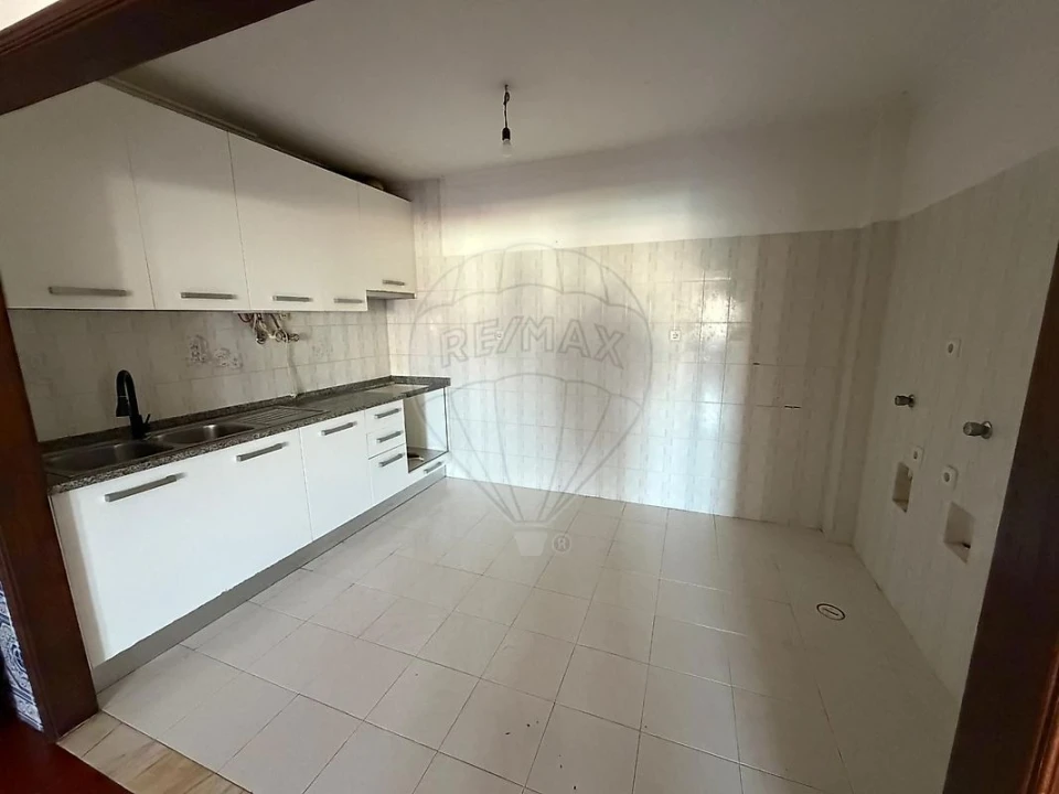 Apartamento T3 para Venda em Cacém e São Marcos Foto 13