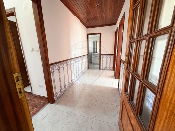 Apartamento T3 para Arrendamento em Carregado e Cadafais