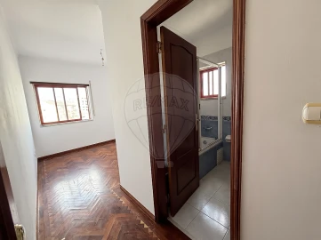 Apartamento T3 para Arrendamento em Carregado e Cadafais