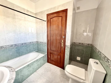 Apartamento T3 para Arrendamento em Carregado e Cadafais