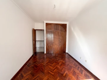 Apartamento T3 para Arrendamento em Carregado e Cadafais