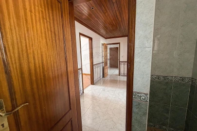 Apartamento T3 para Arrendamento em Carregado e Cadafais