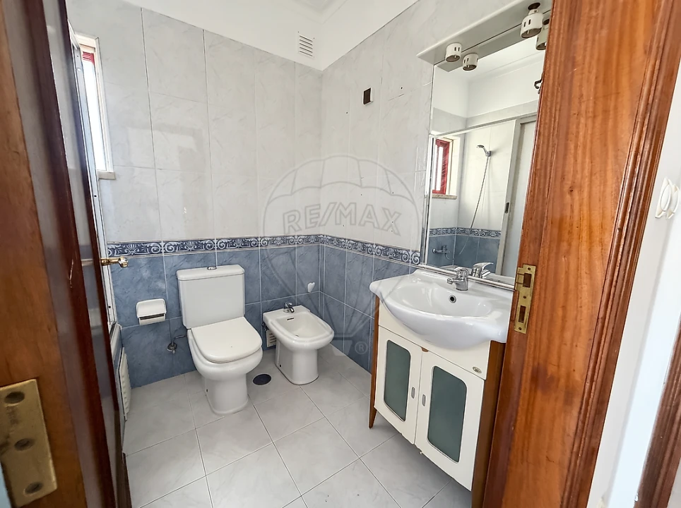 Apartamento T3 para Arrendamento em Carregado e Cadafais Foto 16