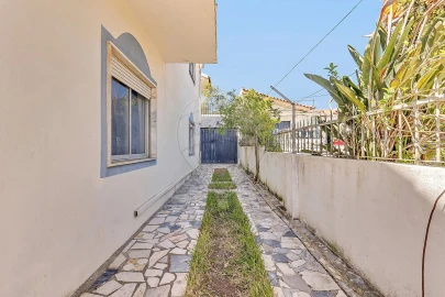 Moradia T5 para Venda em Agualva e Mira-Sintra