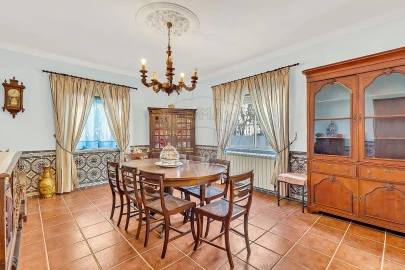 Moradia T5 para Venda em Agualva e Mira-Sintra