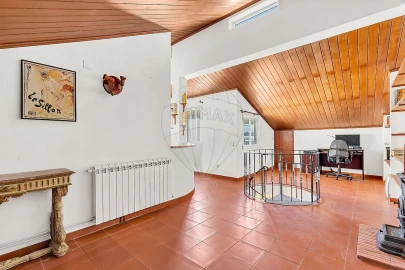 Moradia T5 para Venda em Agualva e Mira-Sintra