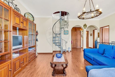 Moradia T5 para Venda em Agualva e Mira-Sintra