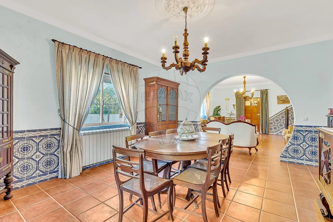 Moradia T5 para Venda em Agualva e Mira-Sintra Foto 1