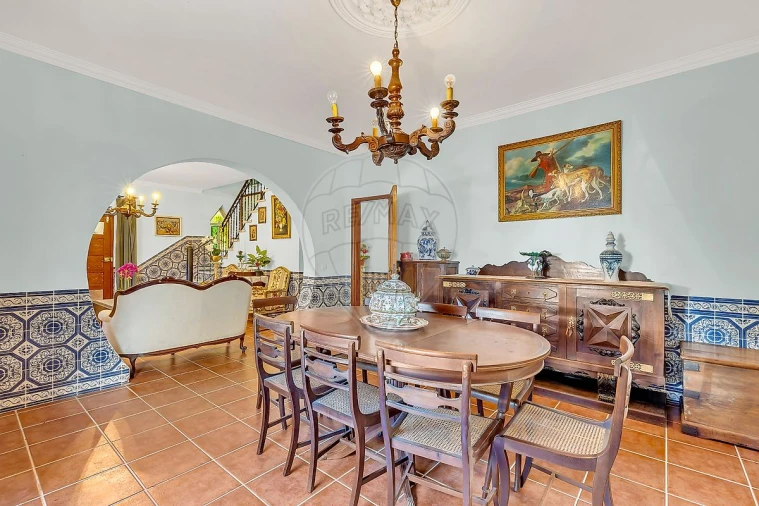 Moradia T5 para Venda em Agualva e Mira-Sintra Foto 2