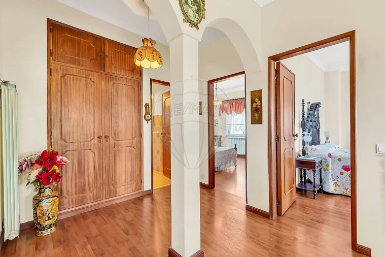 Moradia T5 para Venda em Agualva e Mira-Sintra Foto 12