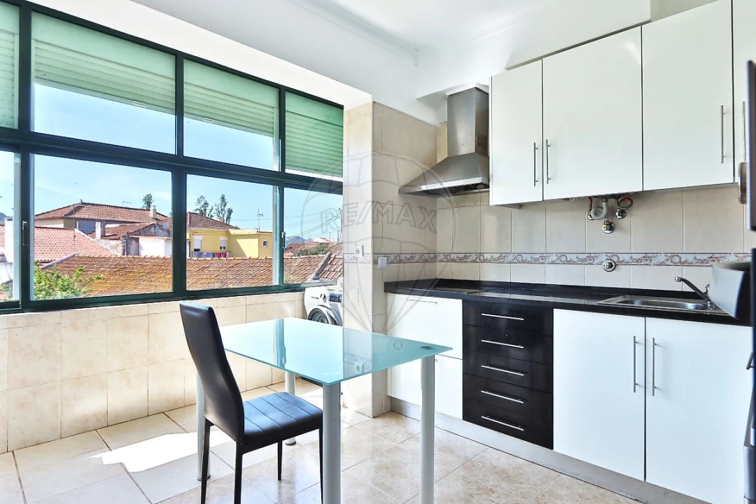 Apartamento T2 para Venda em Vialonga Foto 4