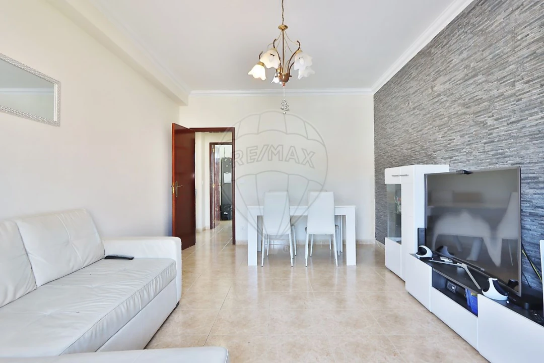 Apartamento T2 para Venda em Vialonga Foto 3