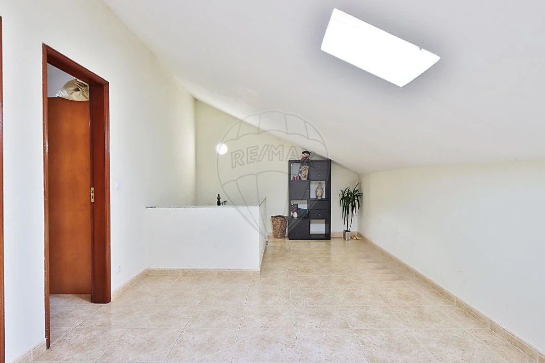 Apartamento T2 para Venda em Vialonga Foto 6