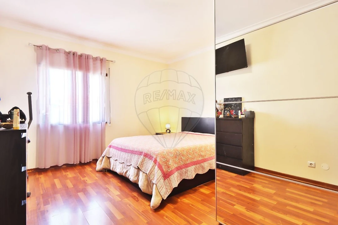 Apartamento T2 para Venda em Vialonga Foto 28