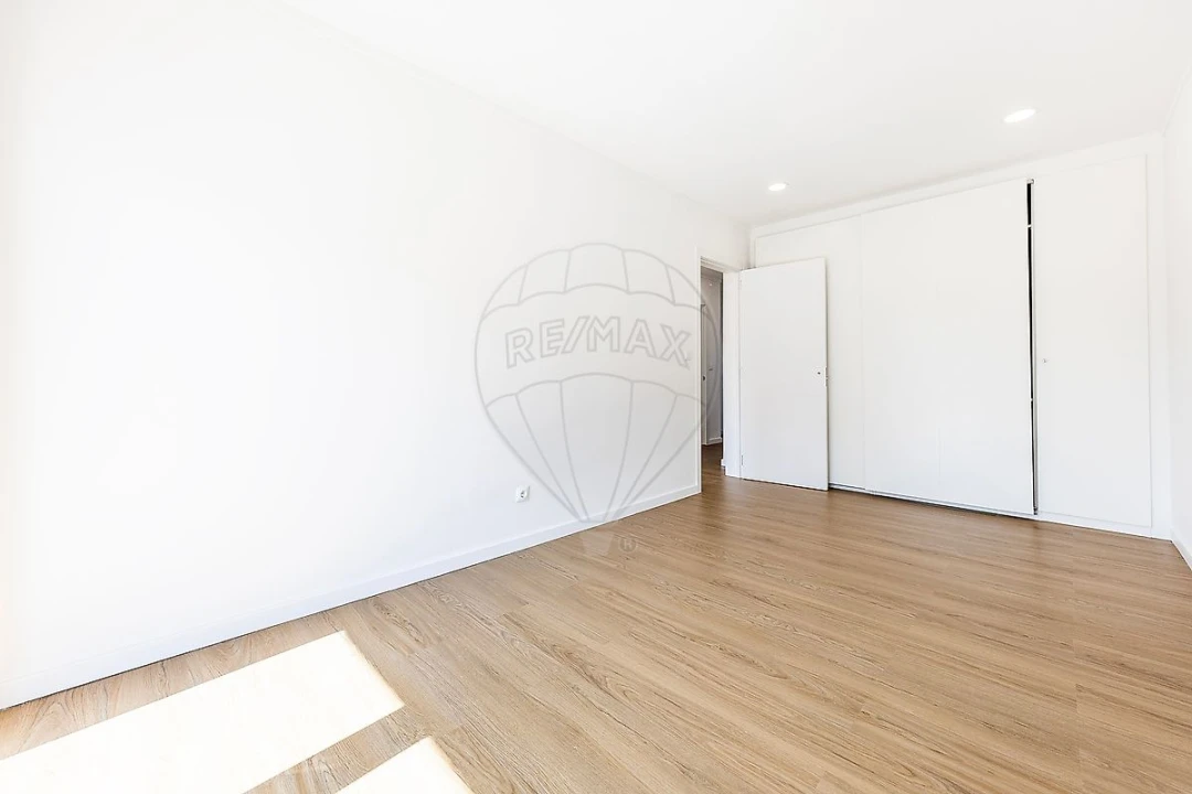 Apartamento T2 para Venda em Águas Livres Foto 17