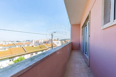 Apartamento T2 para Venda em Águas Livres