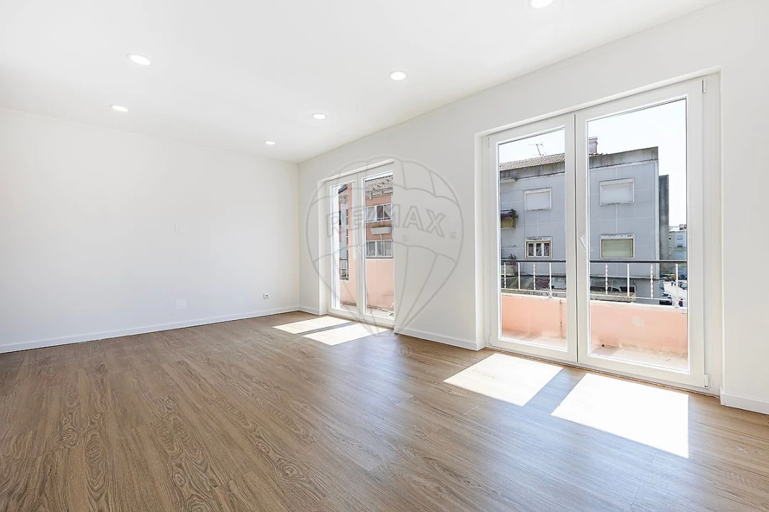 Apartamento T2 para Venda em Águas Livres Foto 3