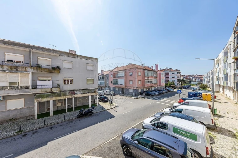 Apartamento T2 para Venda em Águas Livres Foto 4