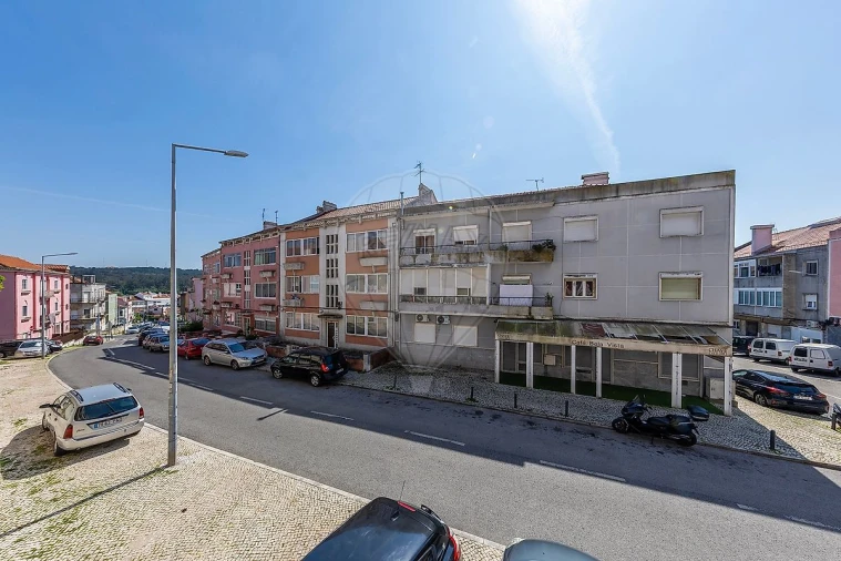 Apartamento T2 para Venda em Águas Livres Foto 28