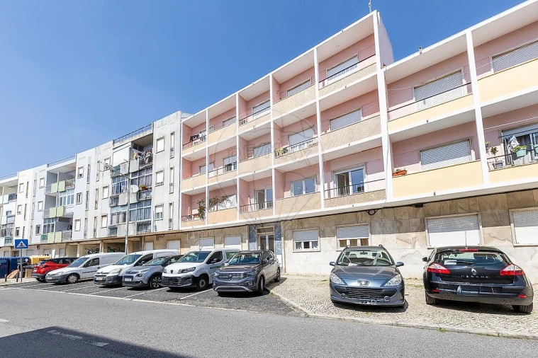 Apartamento T2 para Venda em Águas Livres Foto 21