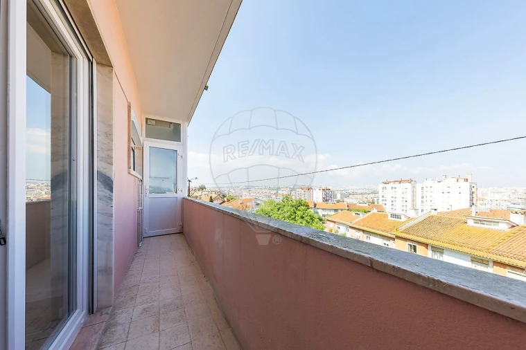 Apartamento T2 para Venda em Águas Livres Foto 6