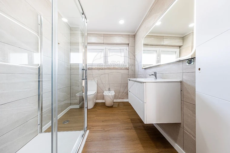 Apartamento T2 para Venda em Águas Livres Foto 26