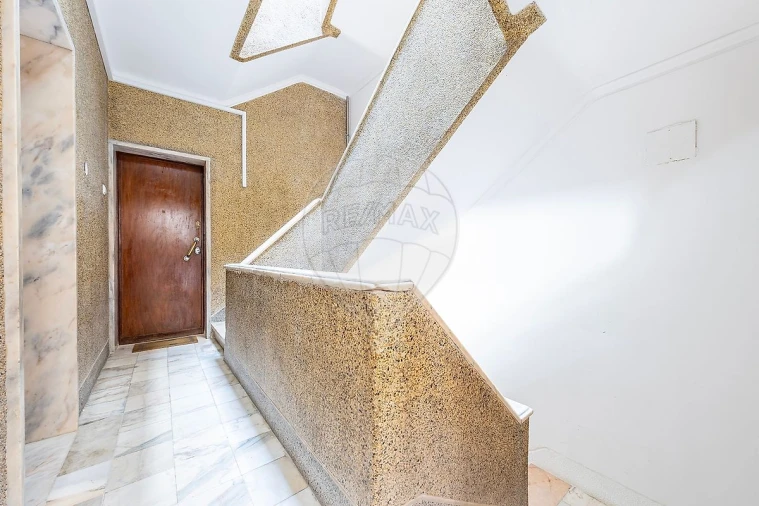 Apartamento T2 para Venda em Águas Livres Foto 12