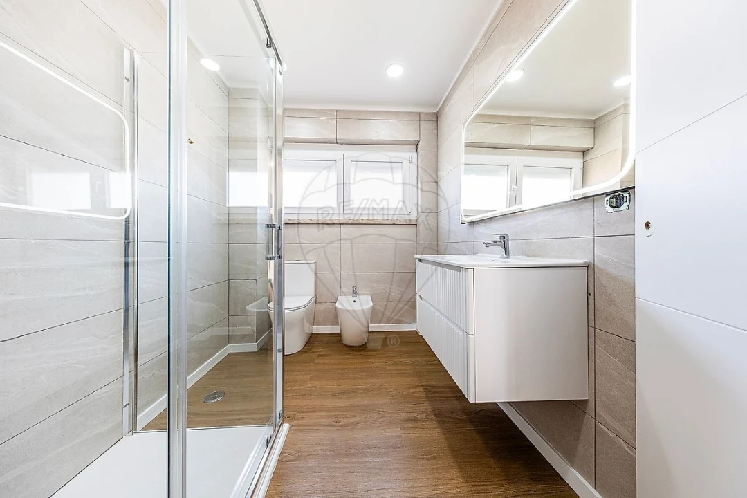 Apartamento T2 para Venda em Águas Livres Foto 26