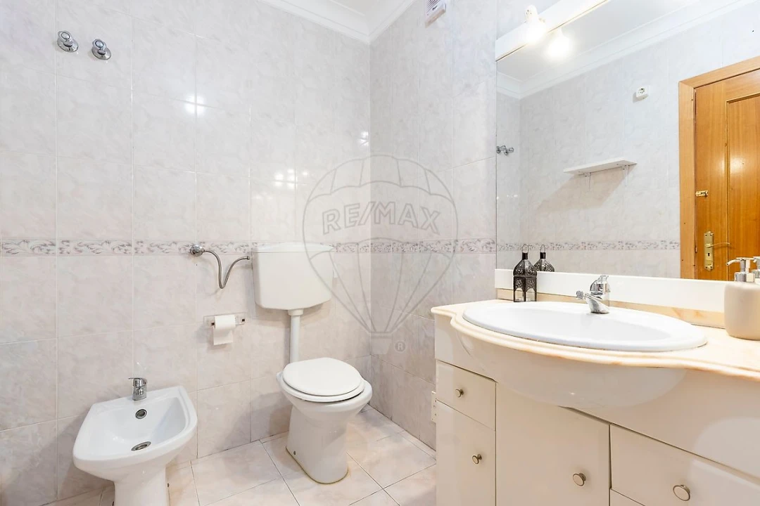 Apartamento T2 para Venda em Algueirão-Mem Martins Foto 13