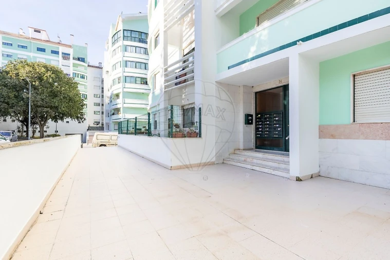 Apartamento T2 para Venda em Algueirão-Mem Martins Foto 19