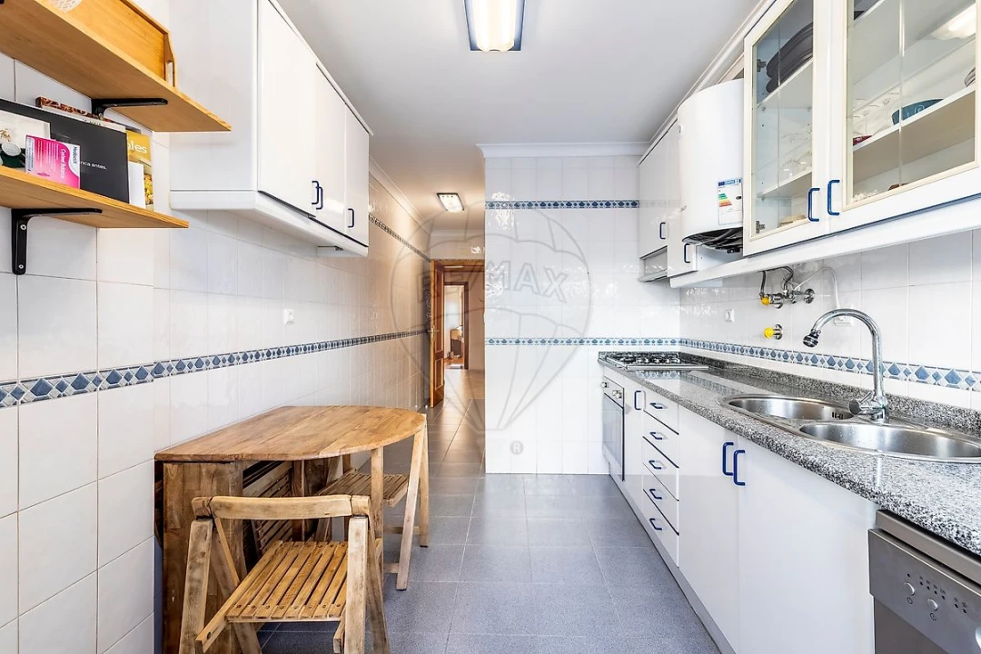 Apartamento T2 para Venda em Algueirão-Mem Martins Foto 1