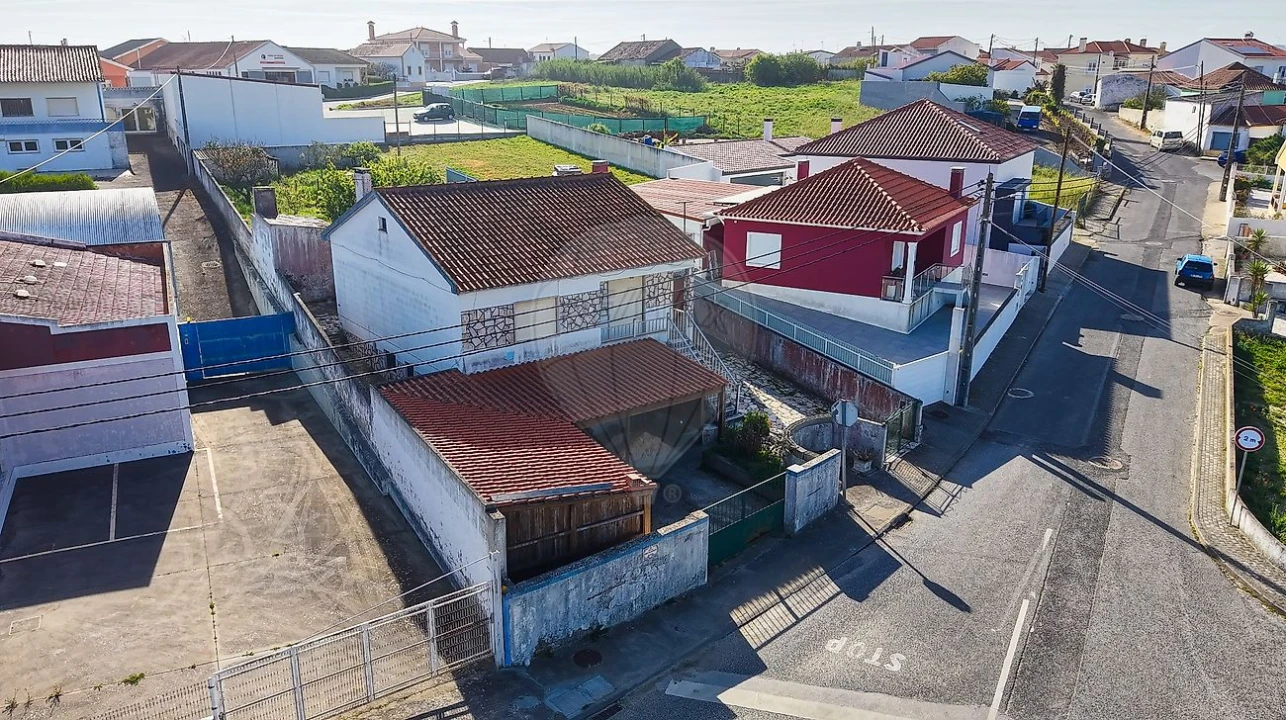 Moradia T3 para Venda em São Pedro da Cadeira Foto 49