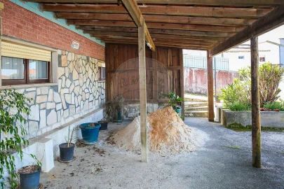 Moradia T3 para Venda em São Pedro da Cadeira