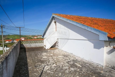 Moradia T3 para Venda em São Pedro da Cadeira