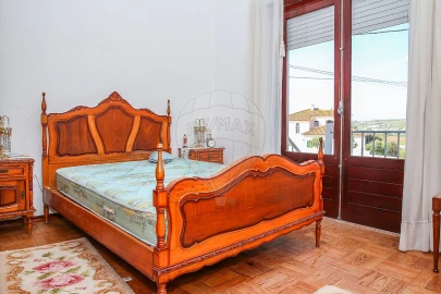 Moradia T3 para Venda em São Pedro da Cadeira