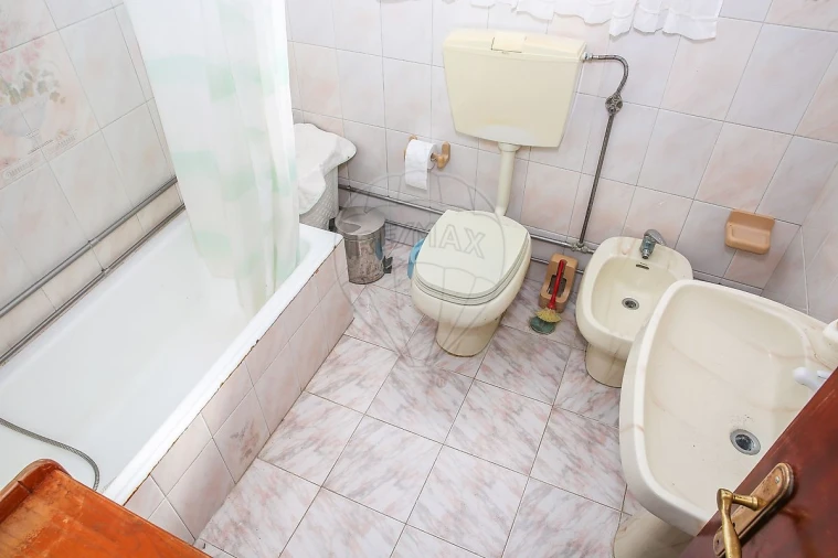 Moradia T3 para Venda em São Pedro da Cadeira Foto 24