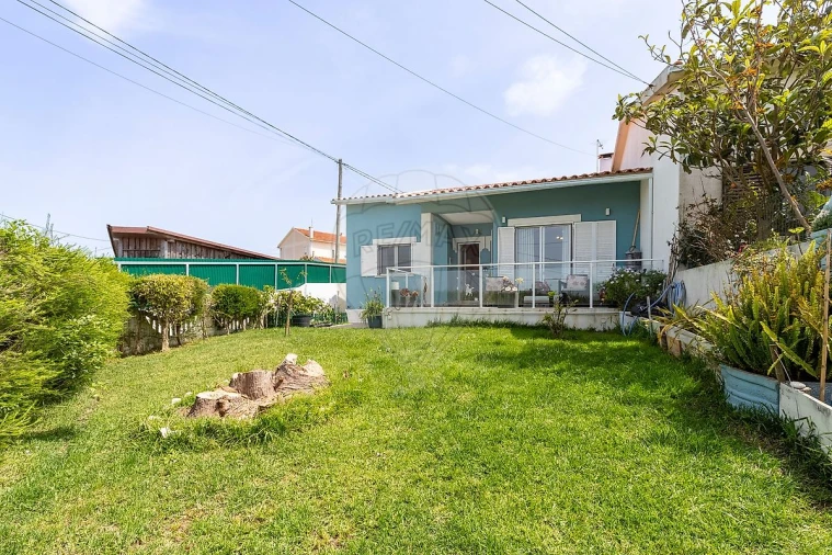 Moradia T3 para Venda em Silveira Foto 4