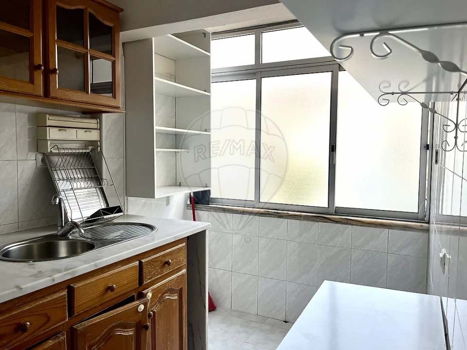 Apartamento T2 para Venda em Rio de Mouro Foto 4