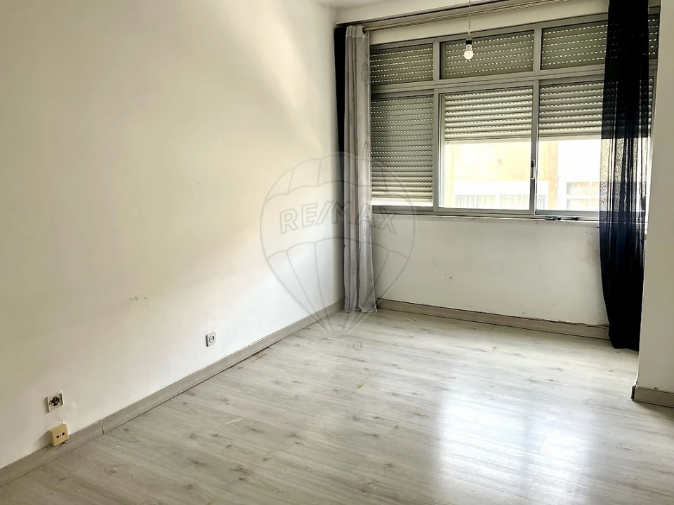 Apartamento T2 para Venda em Rio de Mouro Foto 18