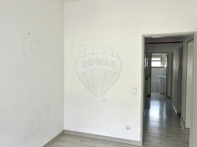 Apartamento T2 para Venda em Rio de Mouro Foto 16