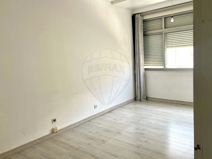 Apartamento T2 para Venda em Rio de Mouro Foto 17