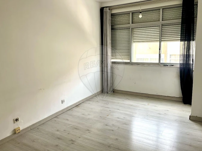 Apartamento T2 para Venda em Rio de Mouro Foto 18