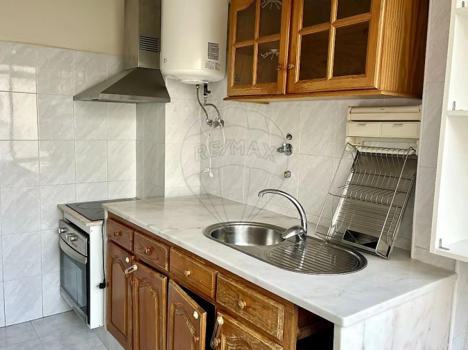 Apartamento T2 para Venda em Rio de Mouro Foto 8