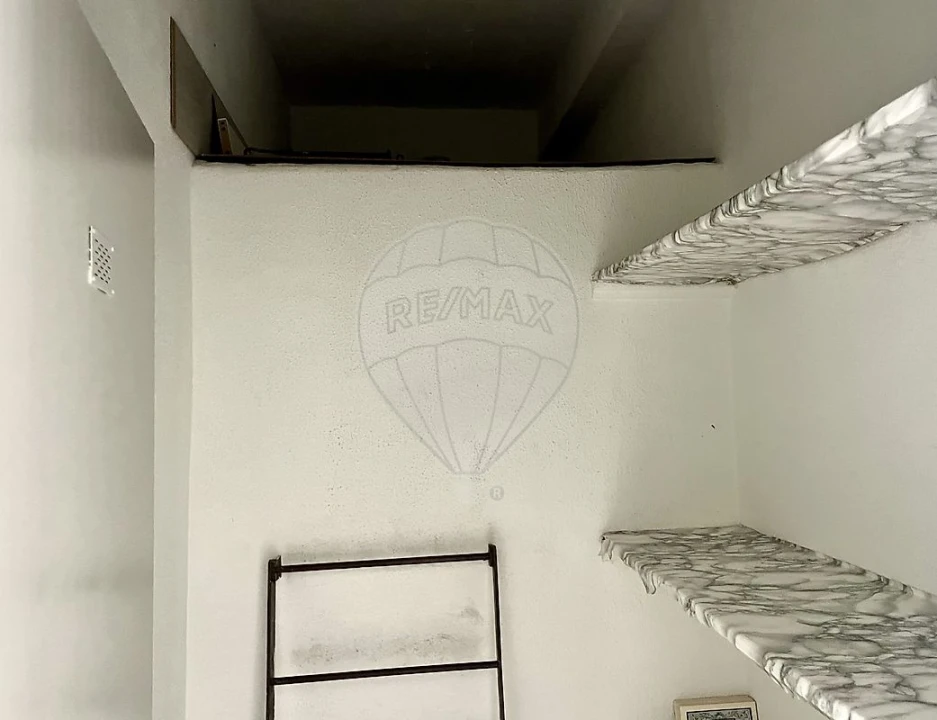 Apartamento T2 para Venda em Rio de Mouro Foto 11